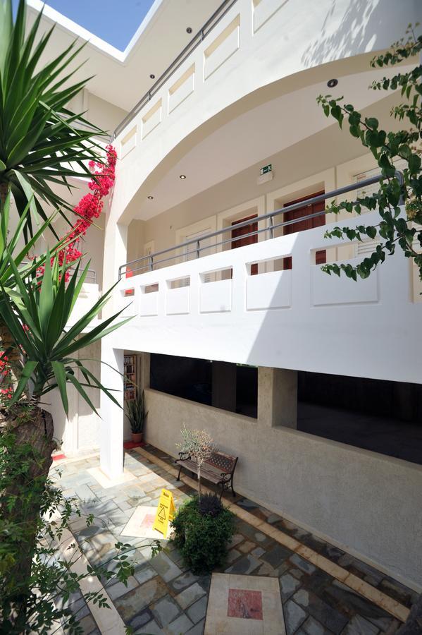 Merabello Apartments Agia Marina  Exterior photo